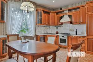 Дом 250м², 2-этажный, участок 6 сот.  