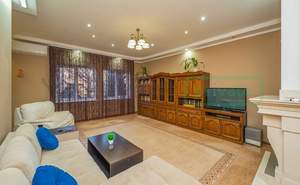 Дом 565м², 4-этажный, участок 6 сот.  