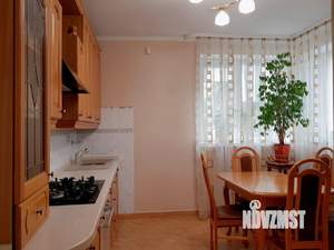 Дом 250м&sup2;, 3-этажный, участок 16 сот.  