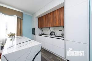 Дом 557м&sup2;, 4-этажный, участок 8 сот.  