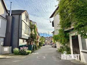 Таунхаус 300м², 3-этажный, участок 1 сот.  