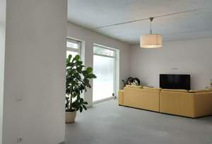 Дом 200м&sup2;, 2-этажный, участок 5 сот.  