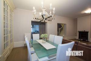 Таунхаус 300м&sup2;, 4-этажный, участок 2 сот.  