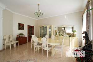 Дом 400м², 3-этажный, участок 10 сот.  