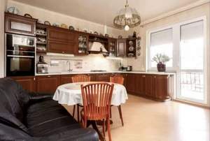 Дом 250м&sup2;, 3-этажный, участок 8 сот.  