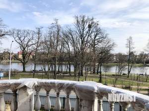 Дом 500м&sup2;, 3-этажный, участок 13 сот.  