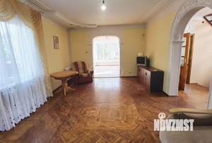 Дом 172м², 3-этажный, участок 6 сот.  