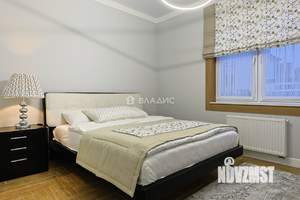 Таунхаус 200м&sup2;, 3-этажный, участок 2 сот.  