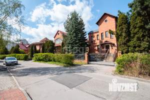 Дом 519м&sup2;, 3-этажный, участок 7 сот.  