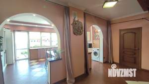 Дом 400м², 2-этажный, участок 10 сот.  