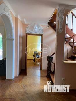 Дом 172м², 3-этажный, участок 6 сот.  