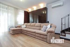 Таунхаус 165м&sup2;, 3-этажный, участок 1 сот.  