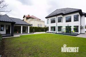 Дом 260м², 2-этажный, участок 10 сот.  