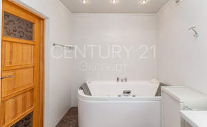 Дом 287м&sup2;, 2-этажный, участок 4 сот.  