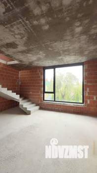 Таунхаус 260м&sup2;, 3-этажный, участок 3 сот.  