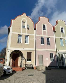 Дом 165м², 3-этажный, участок 2 сот.  