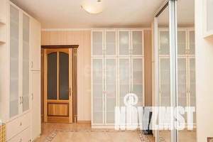 Дом 387м&sup2;, 3-этажный, участок 6 сот.  