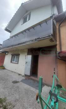 Дом 150м&sup2;, 3-этажный, участок 1 сот.  