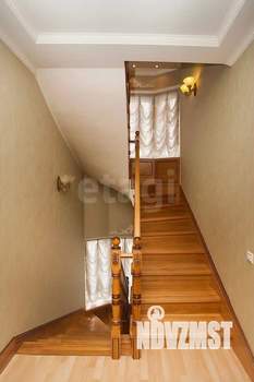 Дом 387м&sup2;, 3-этажный, участок 6 сот.  