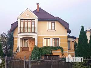 Дом 250м², 2-этажный, участок 6 сот.  