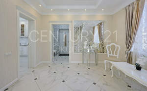 Дом 175м&sup2;, 3-этажный, участок 8 сот.  