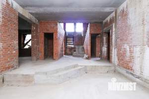 Дом 326м&sup2;, 2-этажный, участок 6 сот.  