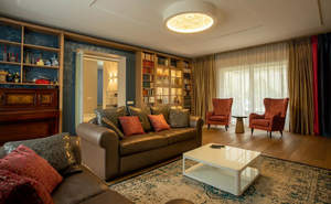 Дом 251м&sup2;, 3-этажный, участок 10 сот.  