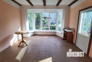 Дом 172м&sup2;, 3-этажный, участок 6 сот.  