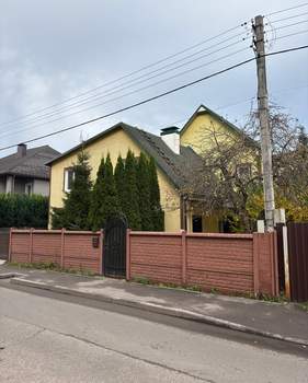 Дом 253м&sup2;, 3-этажный, участок 9 сот.  