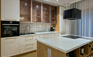 Дом 200м&sup2;, 3-этажный, участок 2 сот.  