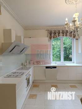 Дом 507м&sup2;, 3-этажный, участок 7 сот.  