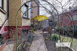 Дом 461м&sup2;, 3-этажный, участок 6 сот.  