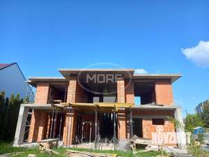 Дом 241м&sup2;, 2-этажный, участок 6 сот.  