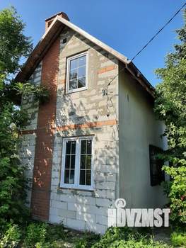 Дом 32м&sup2;, 2-этажный, участок 6 сот.  