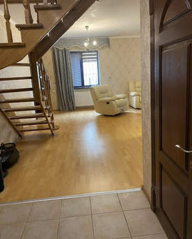 Дом 217м&sup2;, 2-этажный, участок 4 сот.  