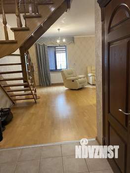 Дом 217м&sup2;, 2-этажный, участок 4 сот.  