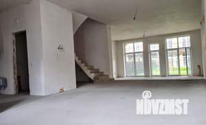 Дом 322м&sup2;, 3-этажный, участок 2 сот.  