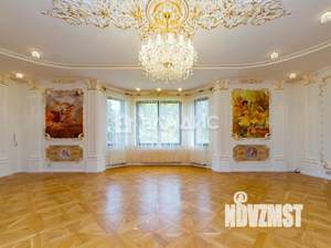 Дом 507м&sup2;, 3-этажный, участок 7 сот.  