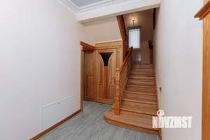 Дом 348м&sup2;, 3-этажный, участок 6 сот.  