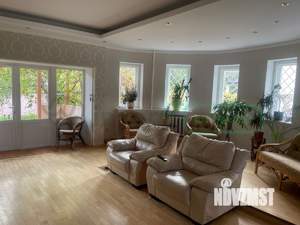 Дом 445м², 4-этажный, участок 8 сот.  