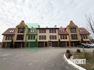 Дом 143м&sup2;, 3-этажный, участок 2 сот.  