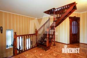 Дом 350м², 3-этажный, участок 11 сот.  