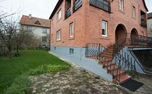 Дом 299м&sup2;, 3-этажный, участок 6 сот.  