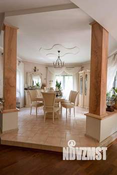 Дом 750м², 2-этажный, участок 17 сот.  