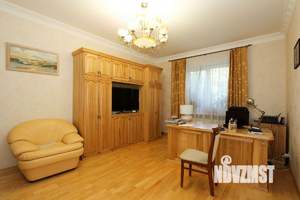 Таунхаус 385м², 4-этажный, участок 5 сот.  