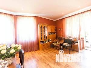 Дом 346м², 3-этажный, участок 9 сот.  