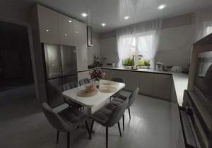 Дом 175м&sup2;, 2-этажный, участок 5 сот.  