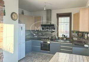 Дом 160м&sup2;, 2-этажный, участок 4 сот.  