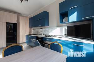 Таунхаус 210м², 3-этажный, участок 1 сот.  