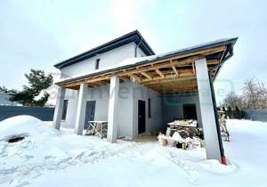 Дом 217м&sup2;, 2-этажный, участок 7 сот.  